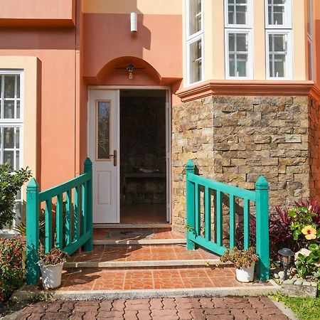 טגאיטאי Charming Tagaytay Vacation Home מראה חיצוני תמונה
