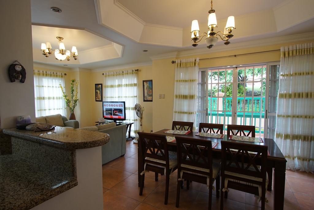 טגאיטאי Charming Tagaytay Vacation Home מראה חיצוני תמונה